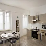 Viverenumana La Tua Casa In Centro A Pochi Passi Dal Mare Apartament
