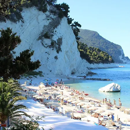 Apartment Viverenumana La Tua Casa In Centro A Pochi Passi Dal Mare Numana