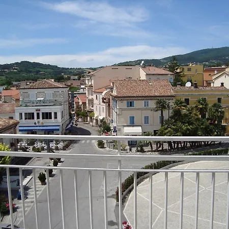 Viverenumana La Tua Casa In Centro A Pochi Passi Dal Mare Numana