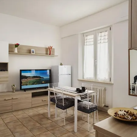 Lejlighed Viverenumana La Tua Casa In Centro A Pochi Passi Dal Mare *