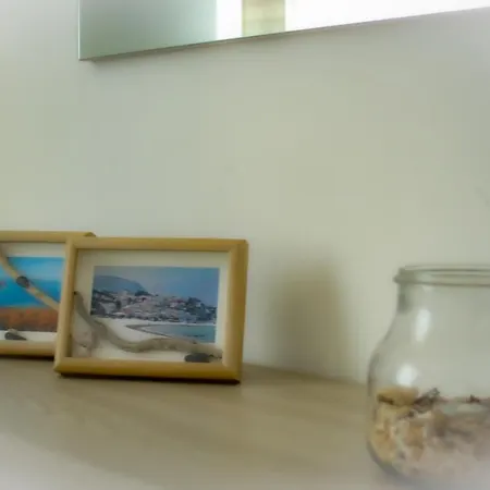 Viverenumana La Tua Casa In Centro A Pochi Passi Dal Mare نومانا