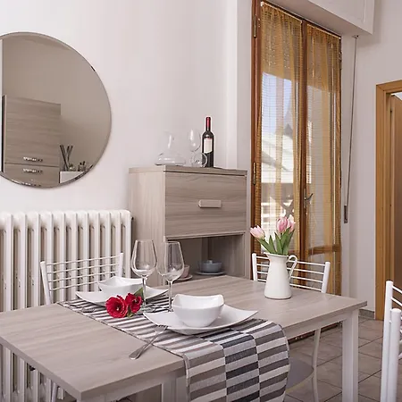 Viverenumana La Tua Casa In Centro A Pochi Passi Dal Mare Lejlighed