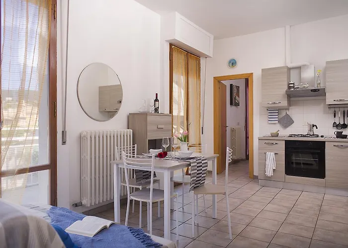 아파트 Viverenumana La Tua Casa In Centro A Pochi Passi Dal Mare